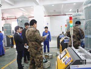 中國(guó)人民解放軍總后勤部驗(yàn)收泰瑞醫(yī)用制氧機(jī)